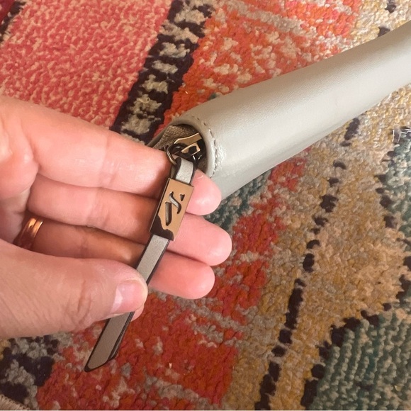 Simply Vera Vera Wang Signature RFID-Blocking Wallet - Picture 5 of 6